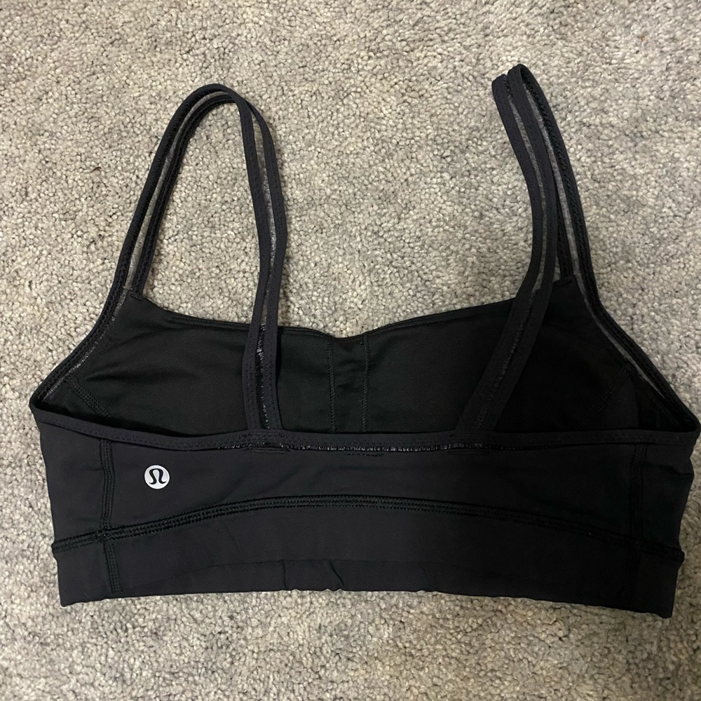 Lululemon sports bra